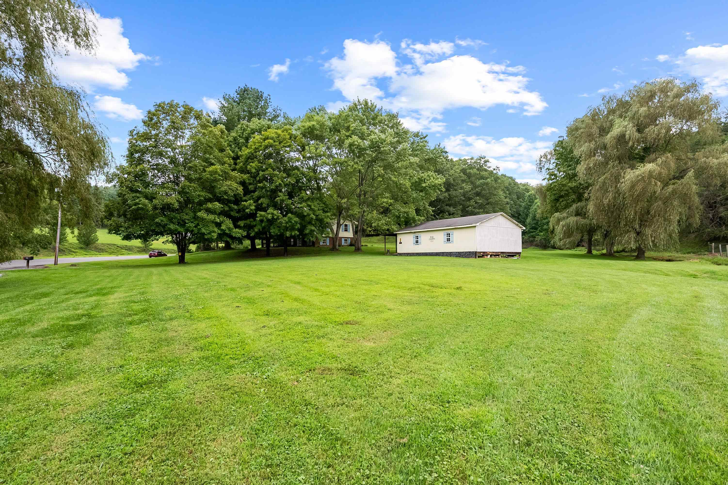 3722 Wesendonck Road Bland VA 24315