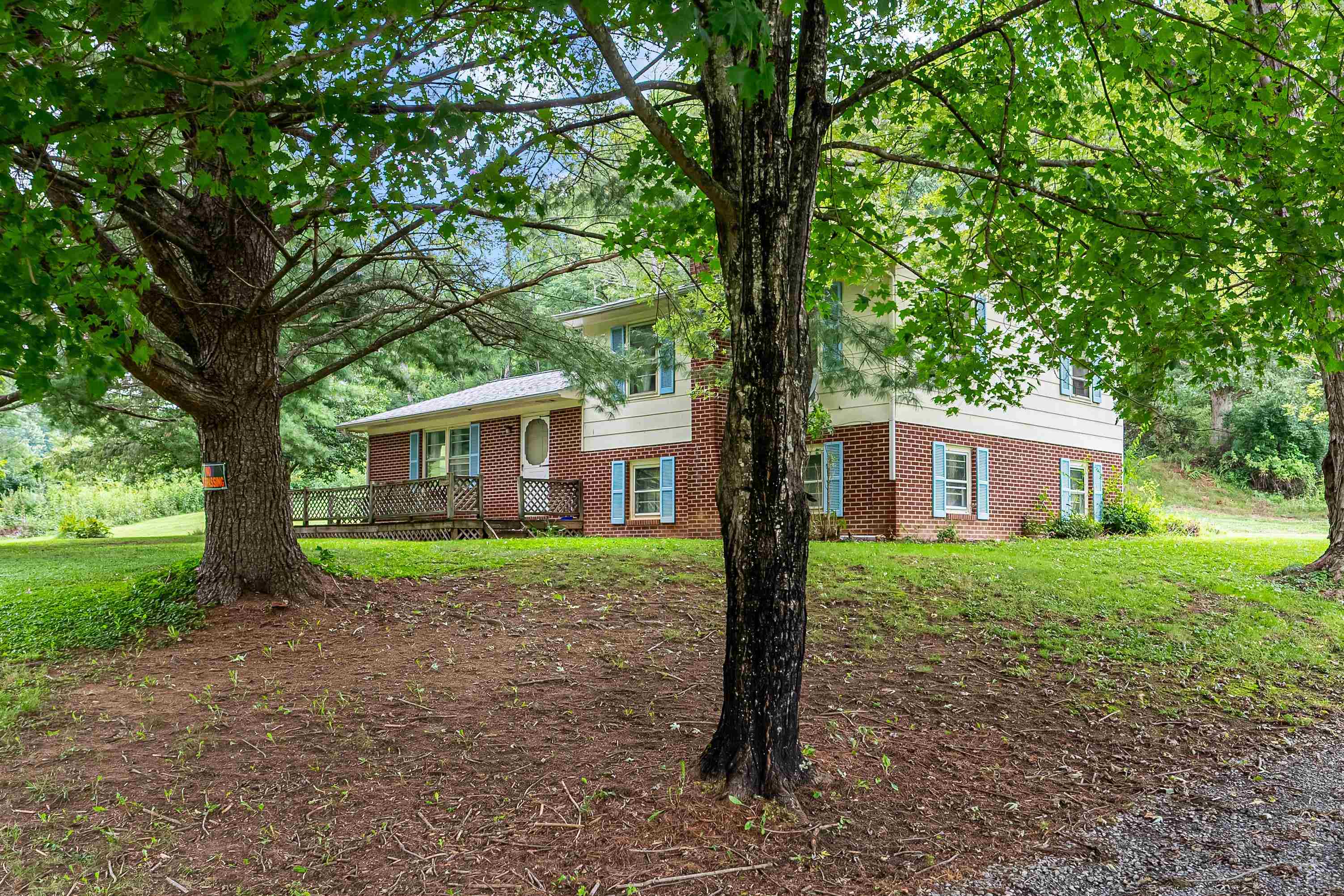 3722 Wesendonck Road Bland VA 24315