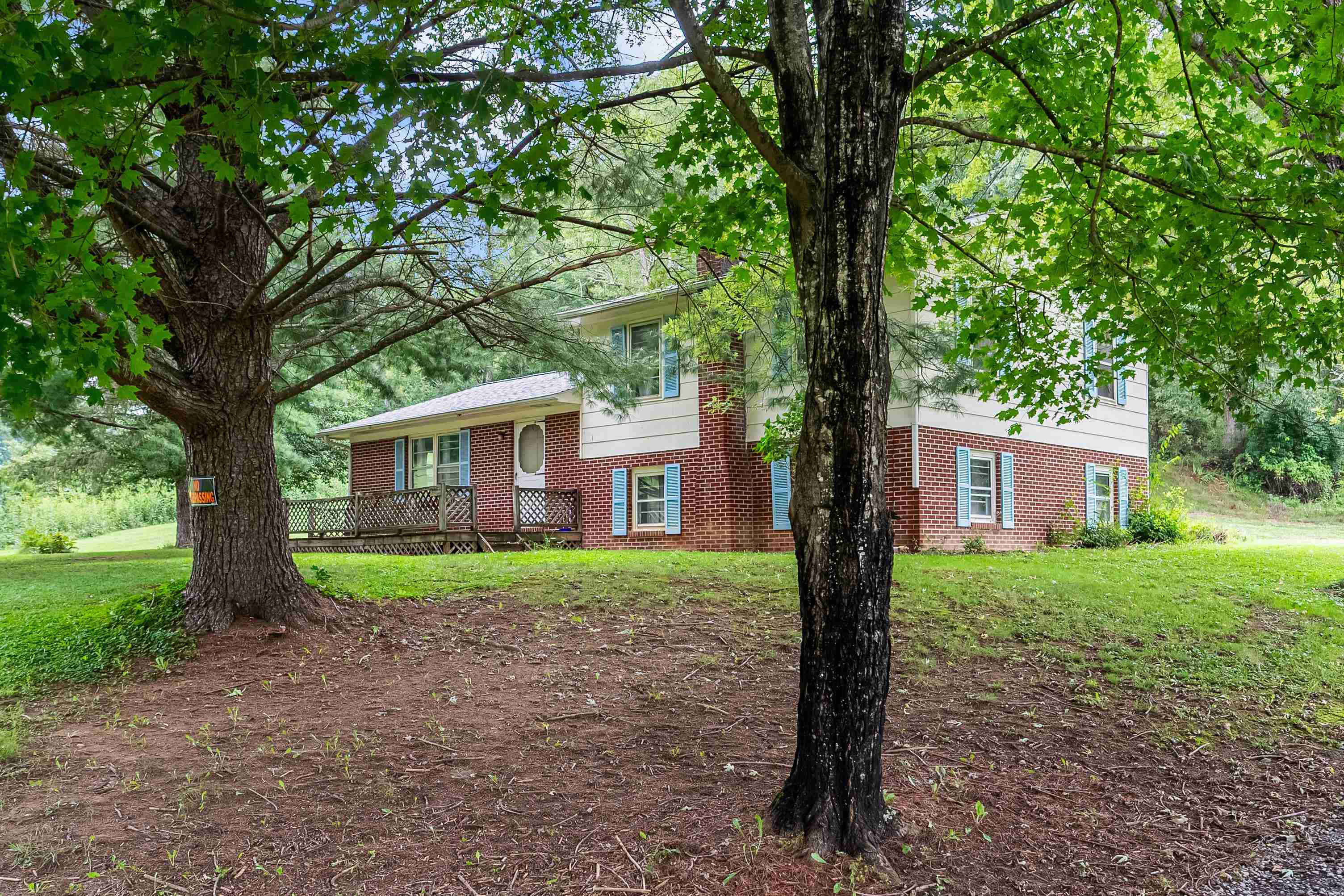 3722 Wesendonck Road Bland VA 24315