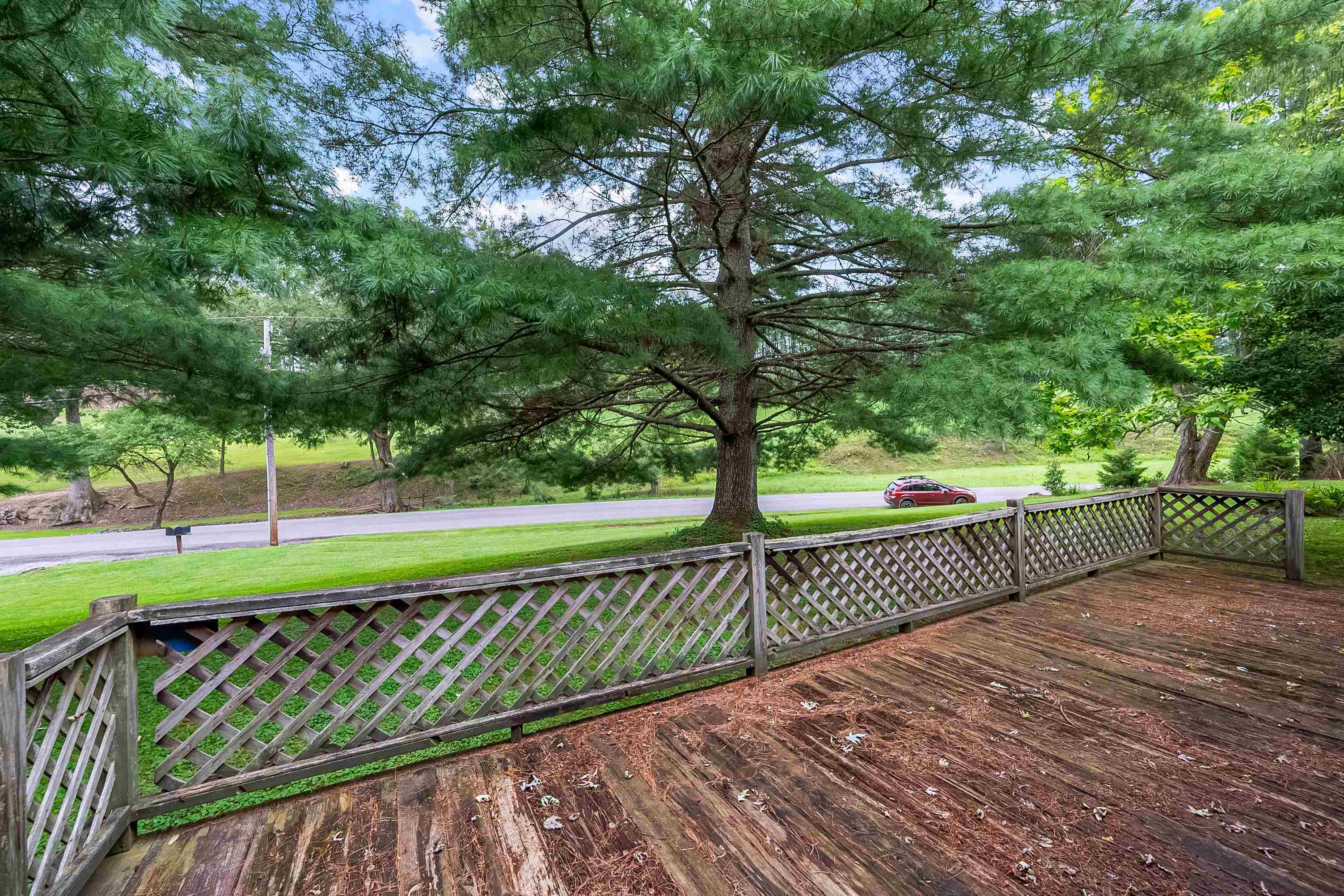 3722 Wesendonck Road Bland VA 24315