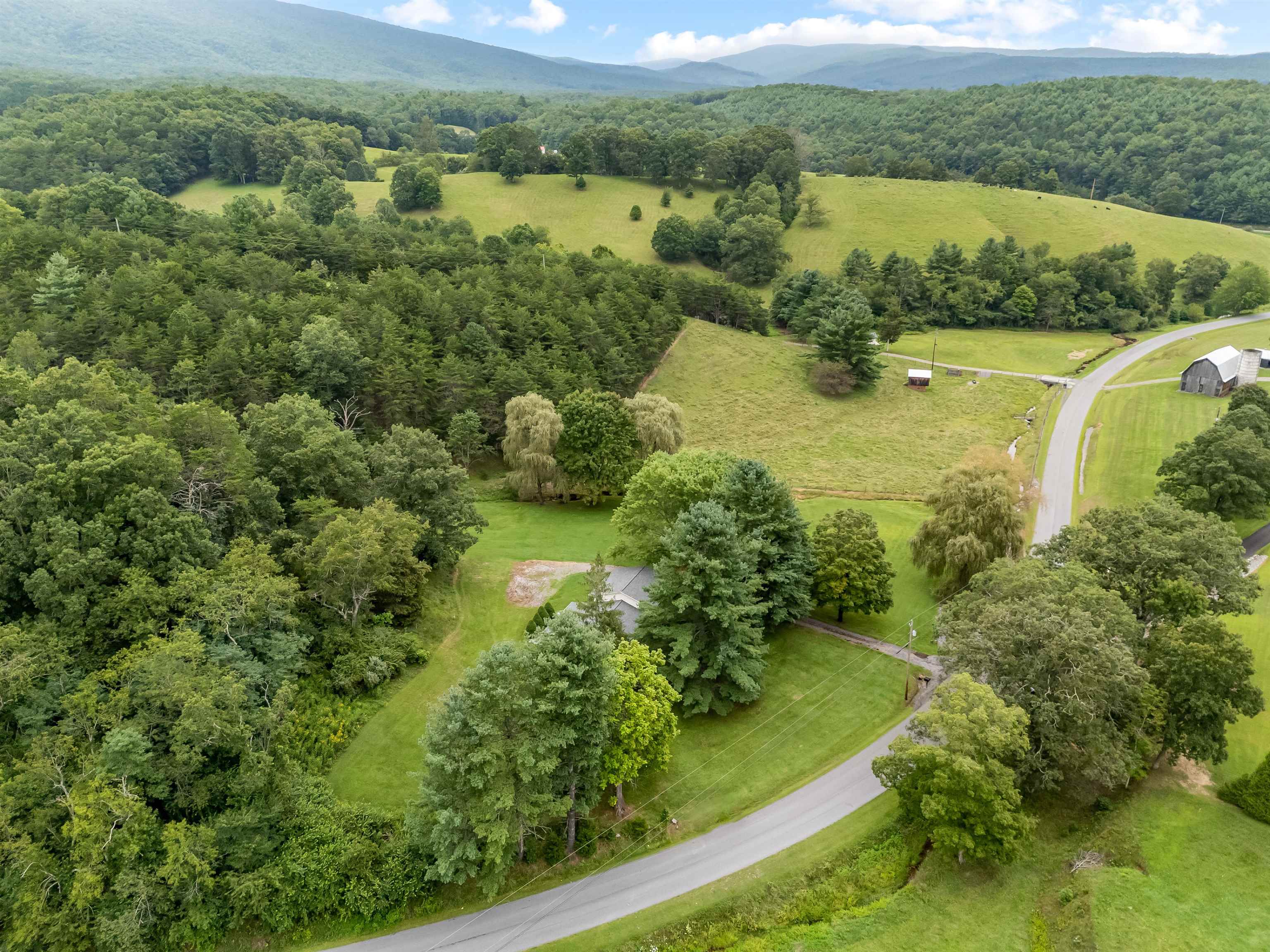 3722 Wesendonck Road Bland VA 24315