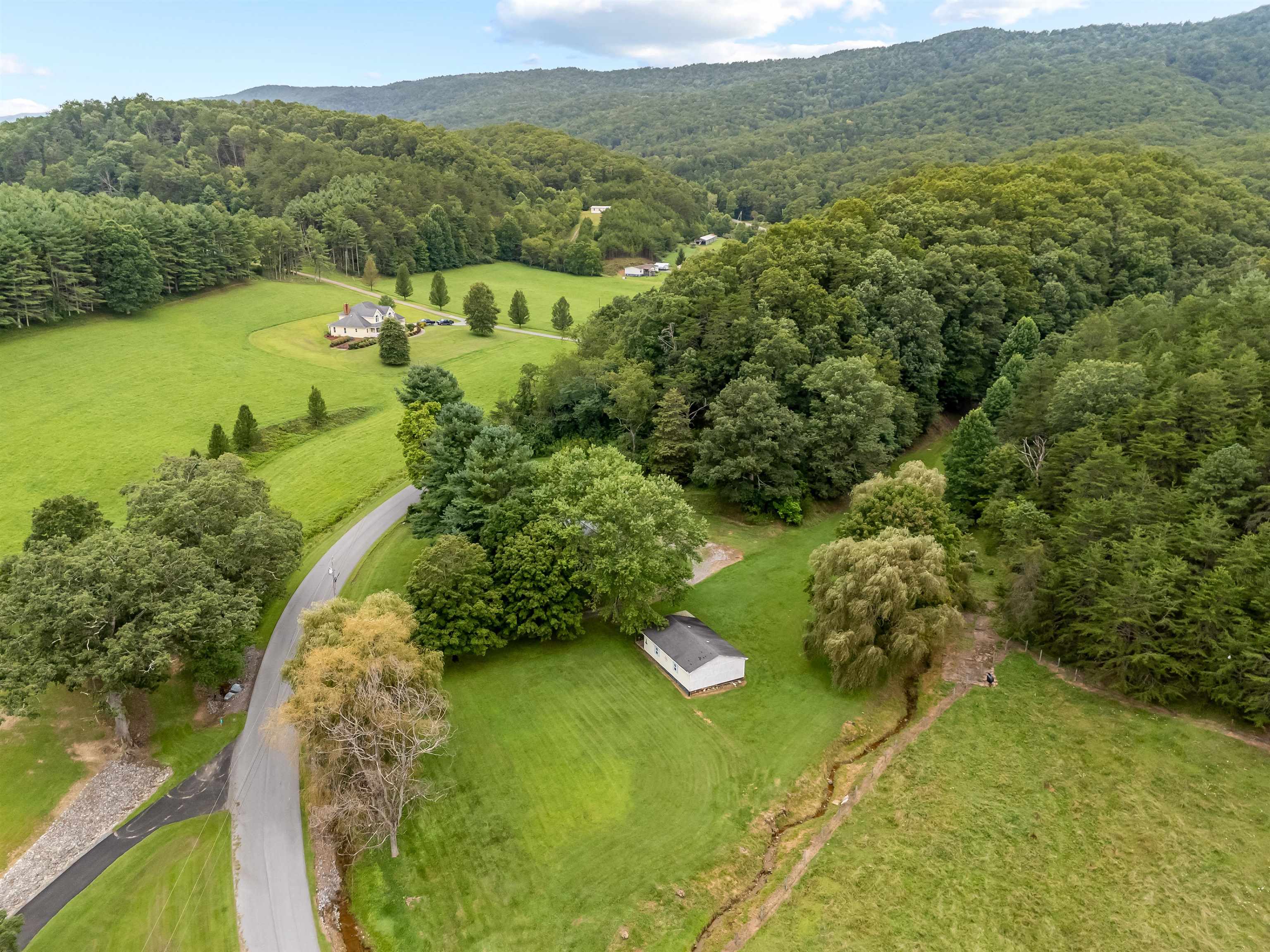 3722 Wesendonck Road Bland VA 24315