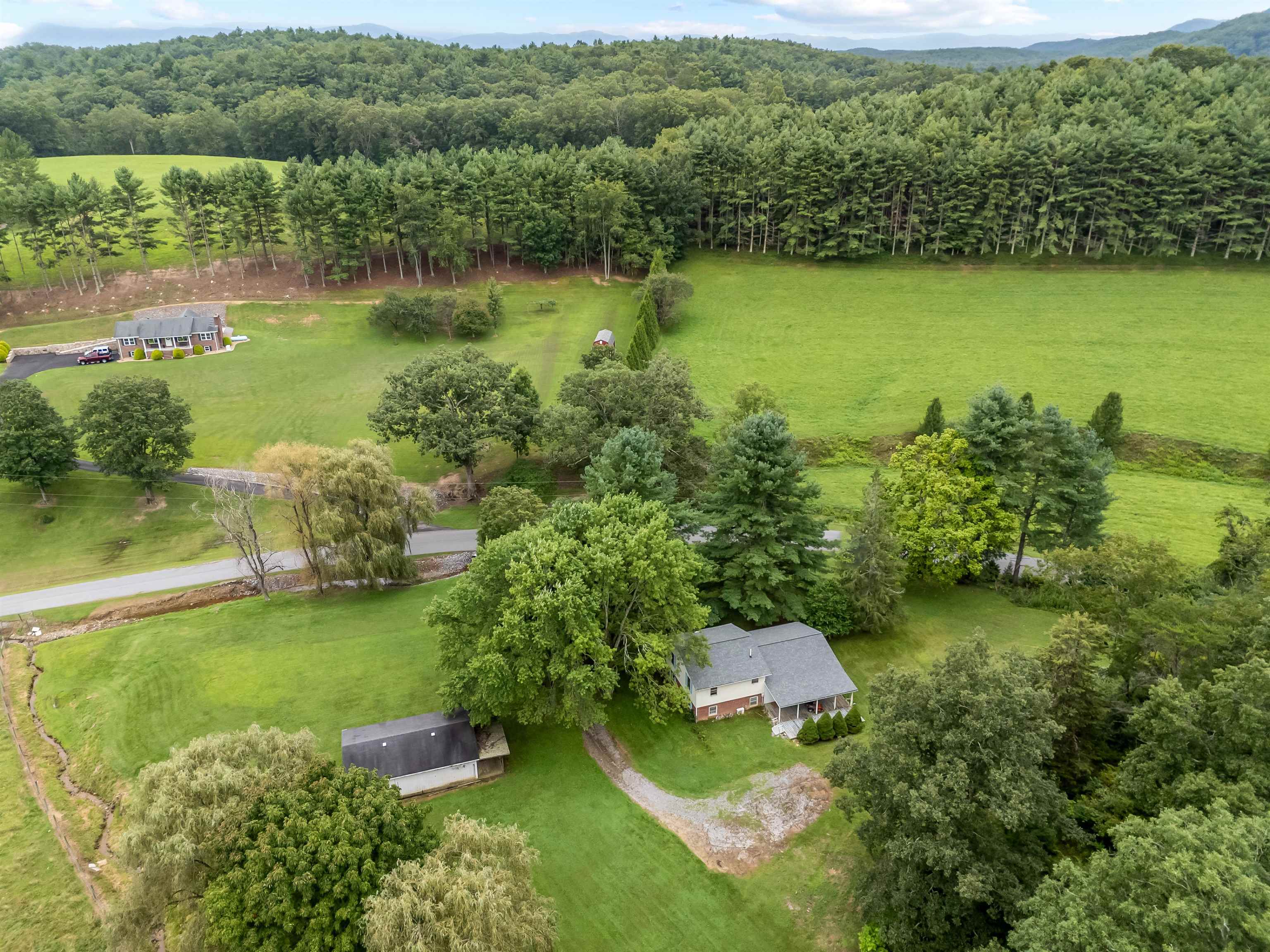 3722 Wesendonck Road Bland VA 24315