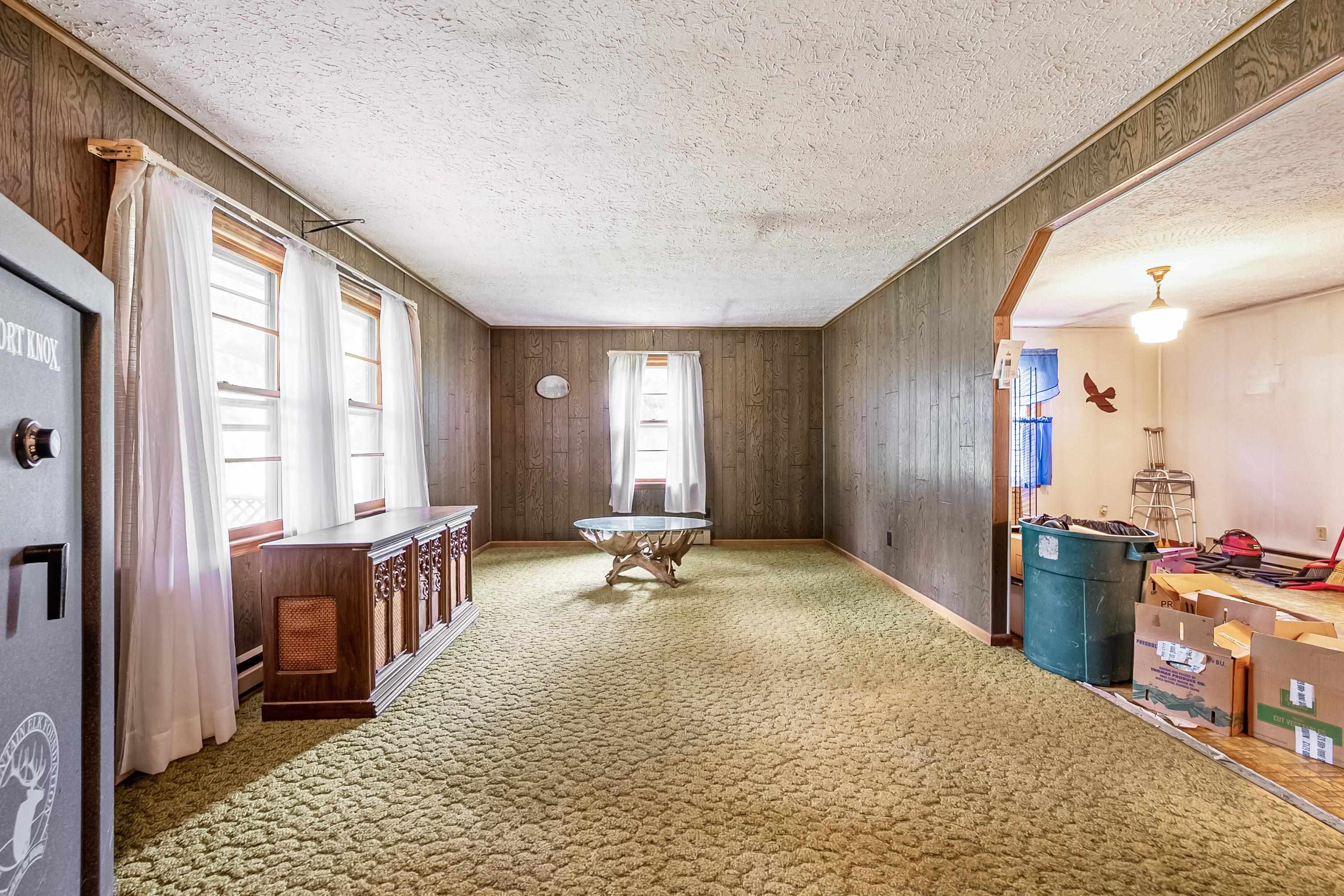 3722 Wesendonck Road Bland VA 24315