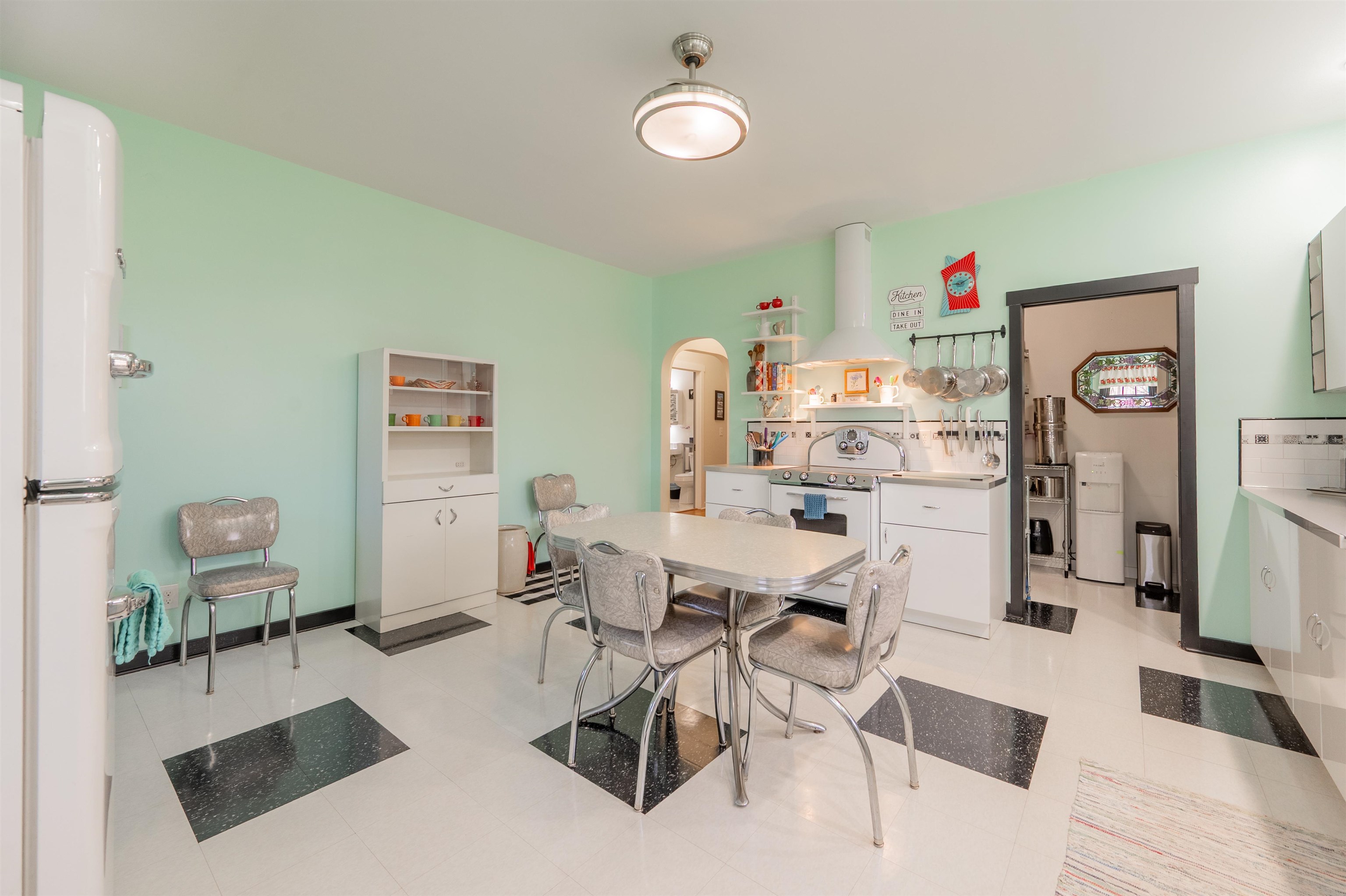 725 Cross Avenue Pearisburg VA 24134