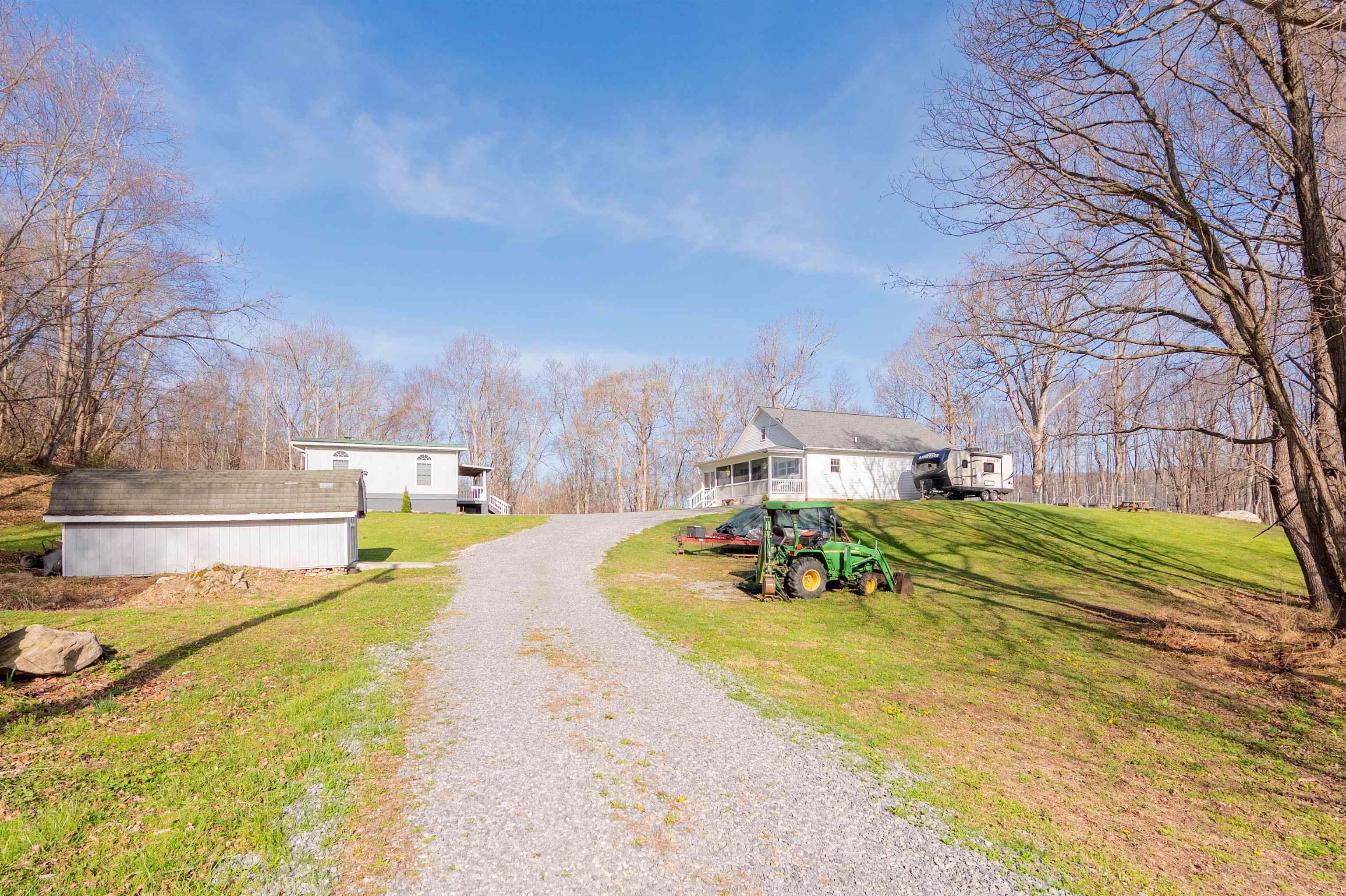 725 Cross Avenue Pearisburg VA 24134