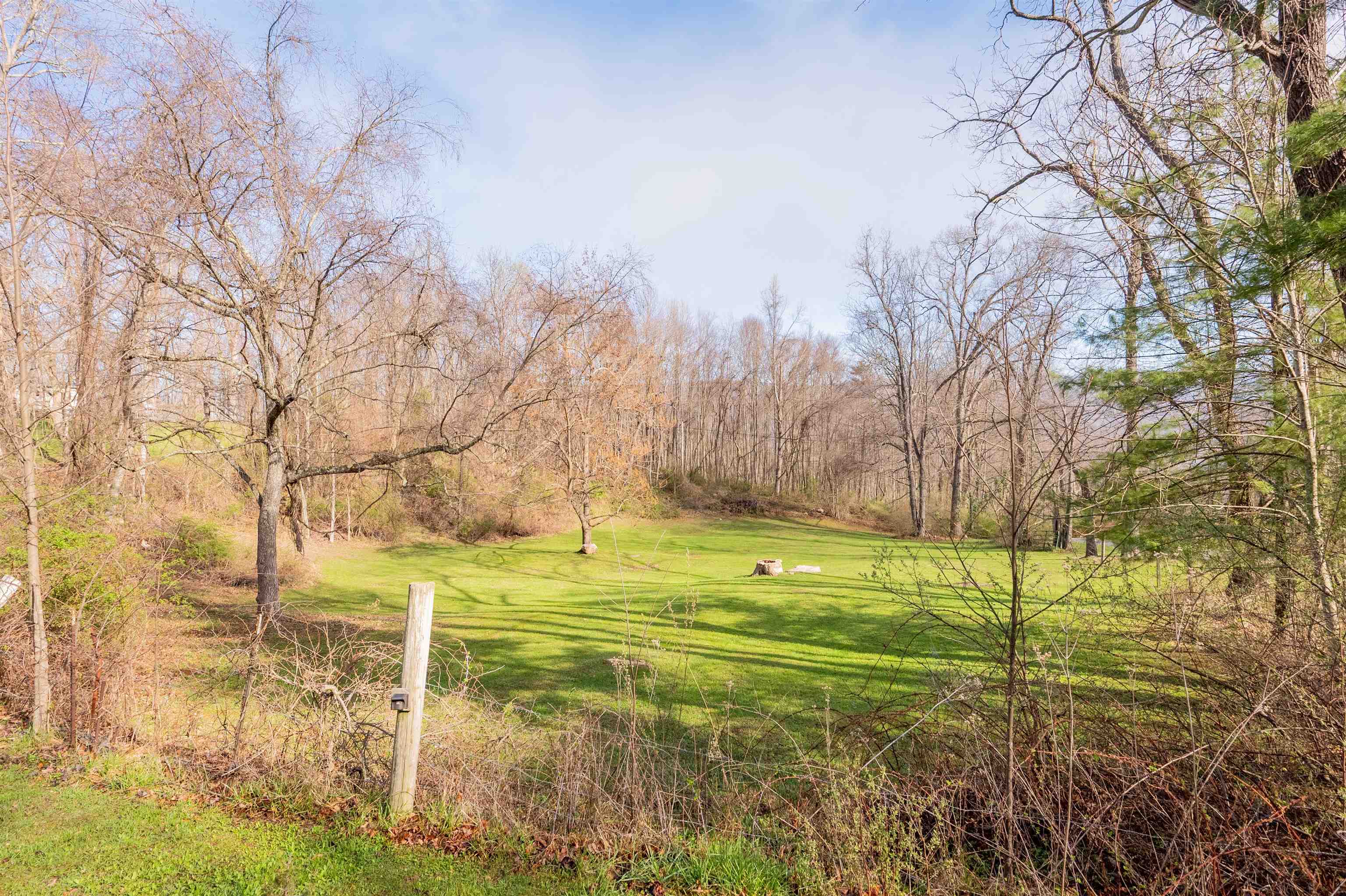 725 Cross Avenue Pearisburg VA 24134