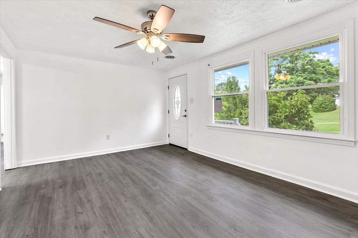 2305 Elmwood Street Radford VA 24141
