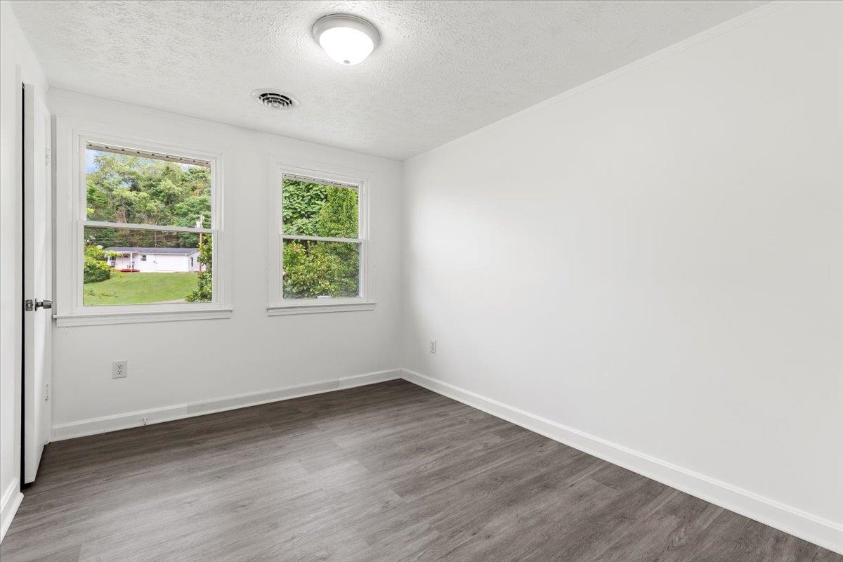2305 Elmwood Street Radford VA 24141