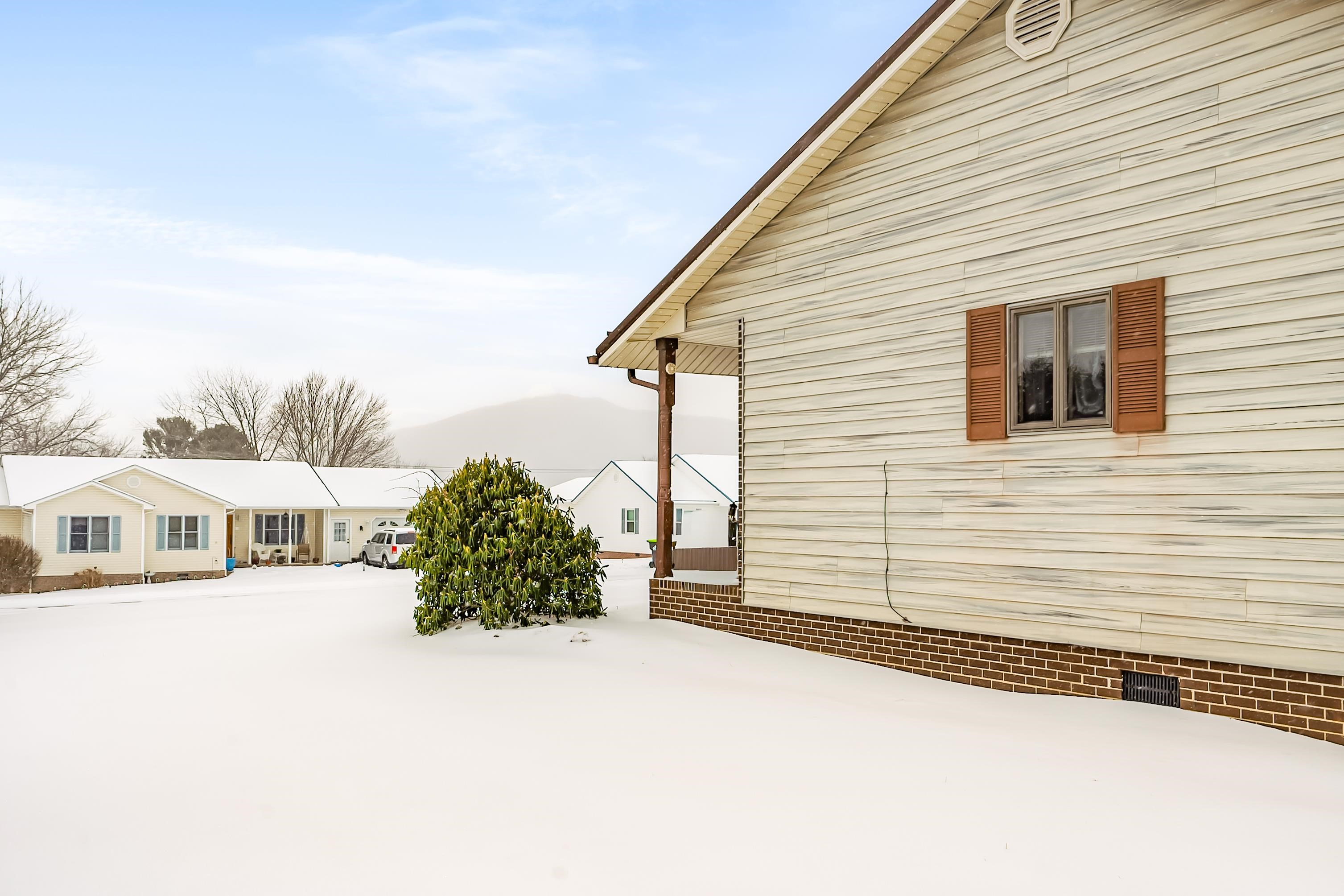 3858 Bainbridge Drive Pulaski VA 24301