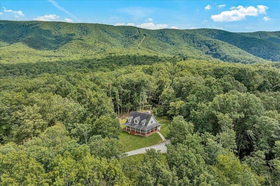 6720 Bradshaw Road Salem VA 24153