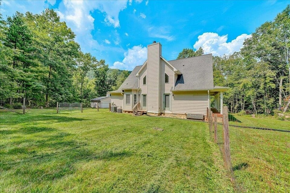 6720 Bradshaw Road Salem VA 24153