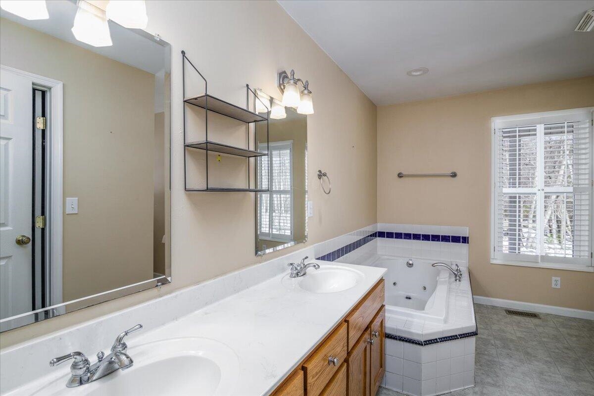 6720 Bradshaw Road Salem VA 24153
