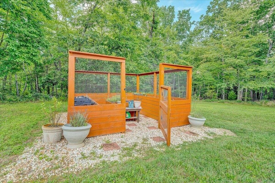 6720 Bradshaw Road Salem VA 24153