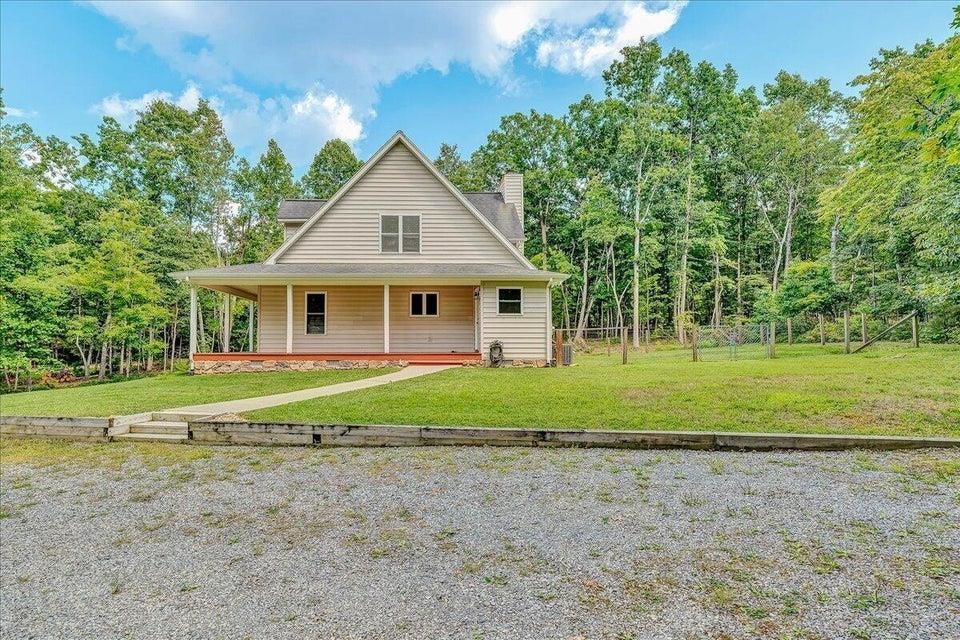 6720 Bradshaw Road Salem VA 24153