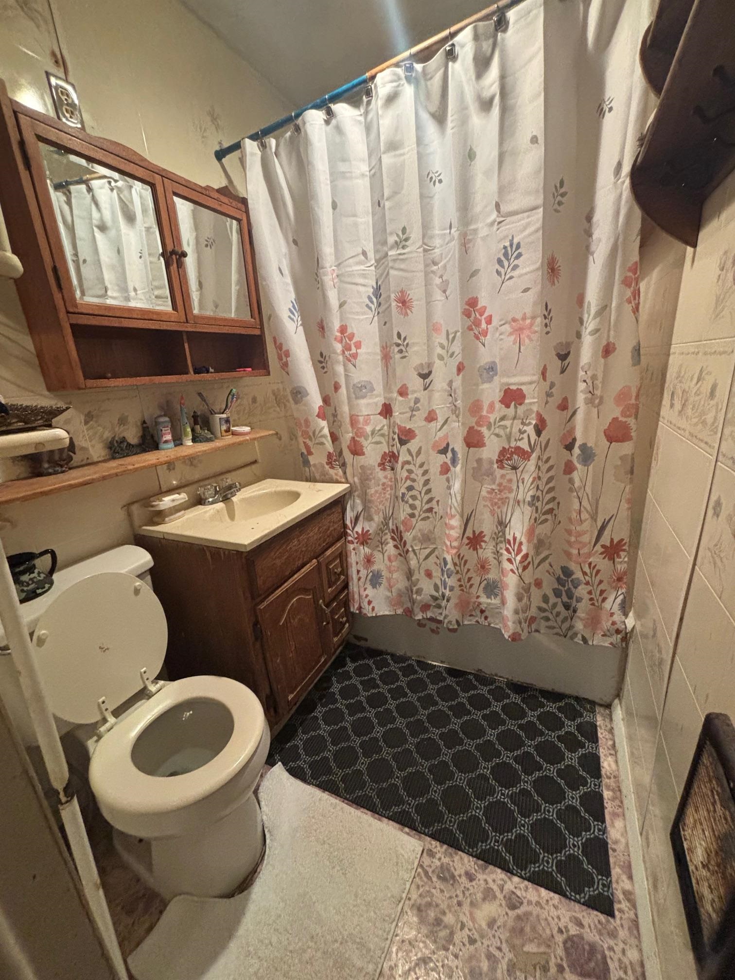 1922 Warden Spring Road Pulaski VA 24301