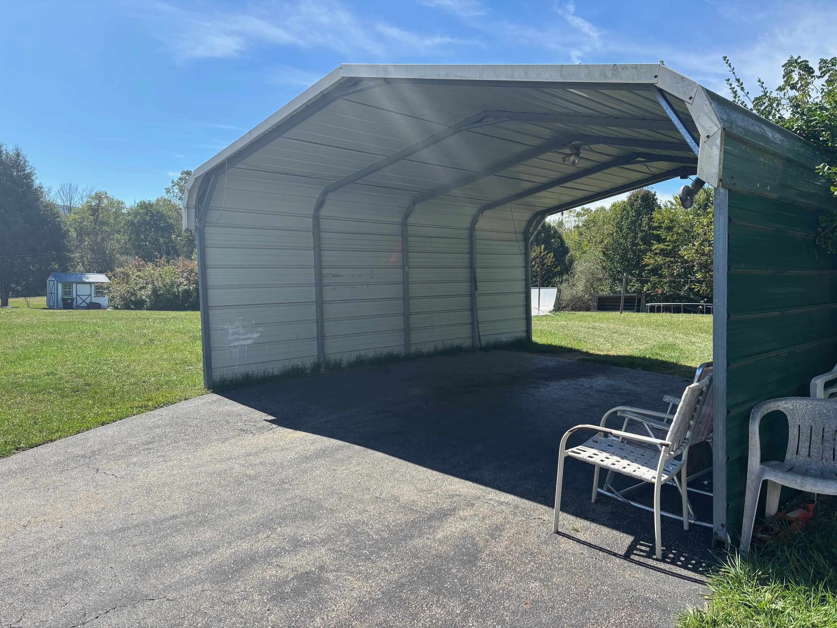 1922 Warden Spring Road Pulaski VA 24301