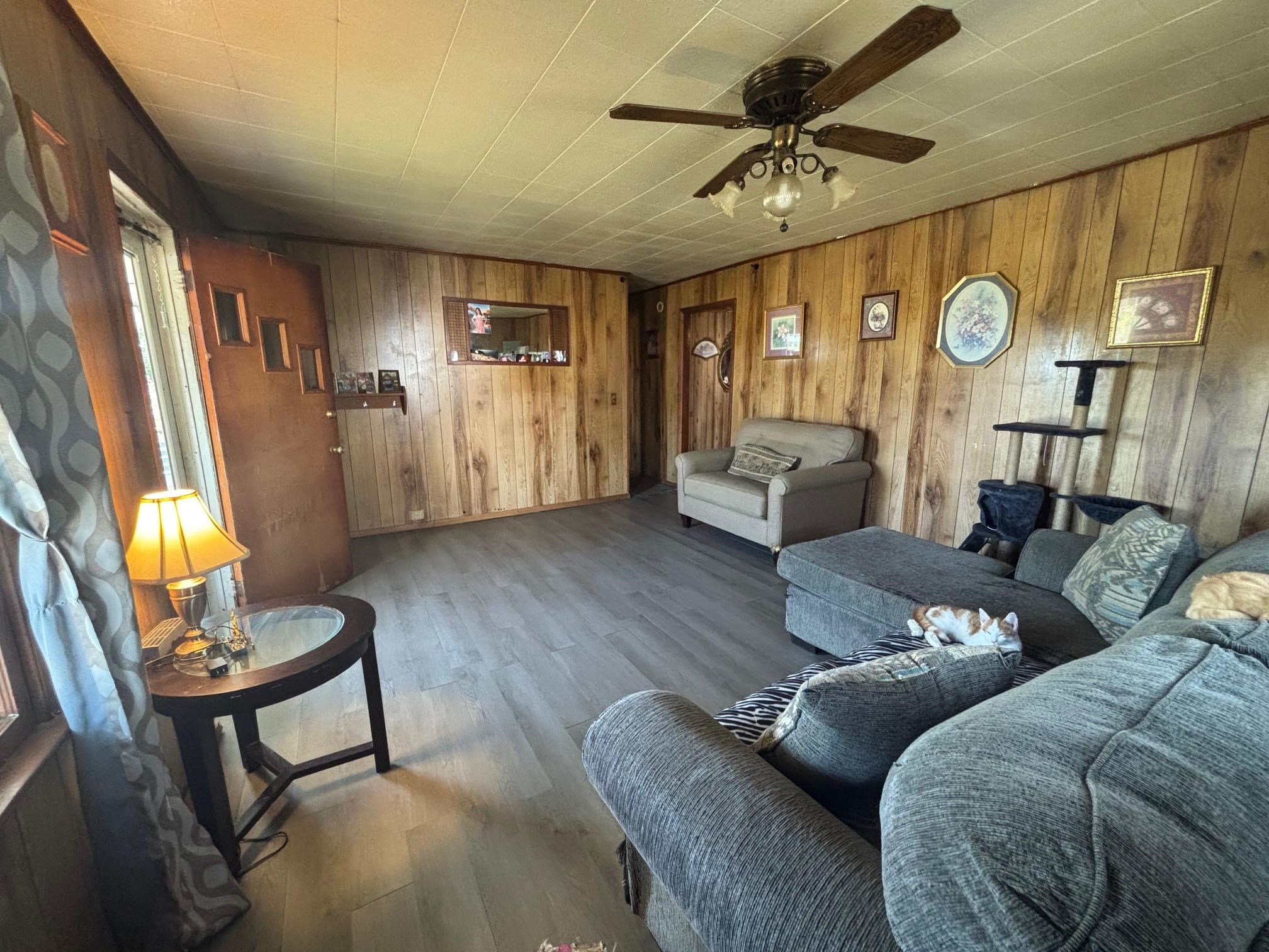 1922 Warden Spring Road Pulaski VA 24301