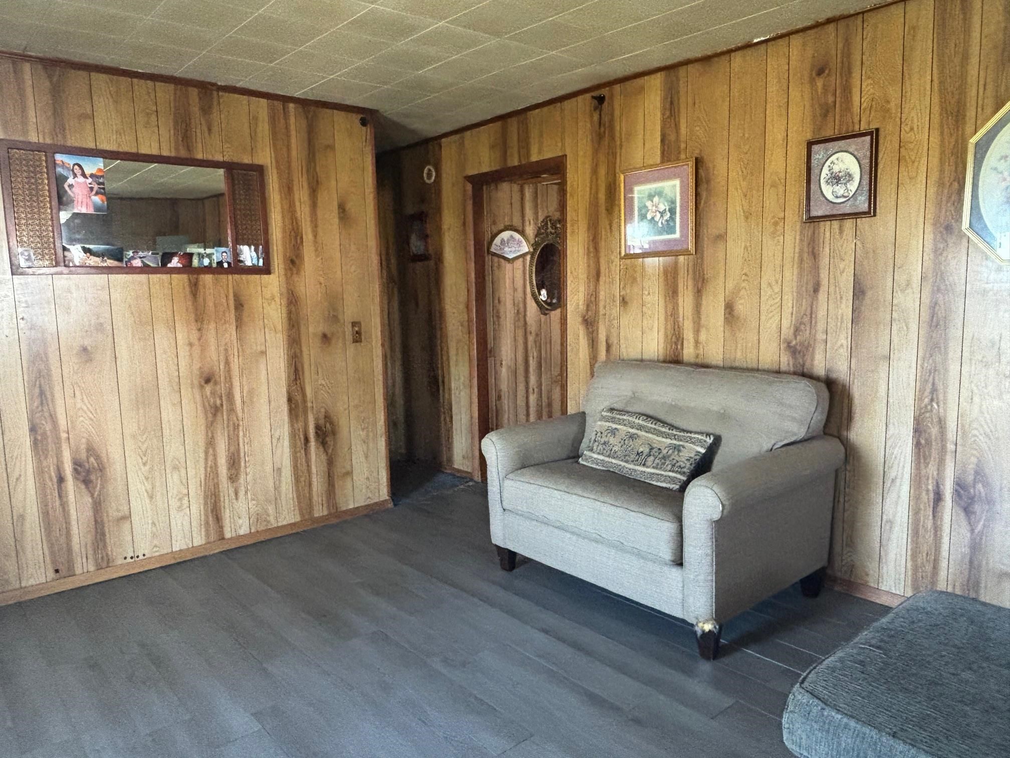 1922 Warden Spring Road Pulaski VA 24301