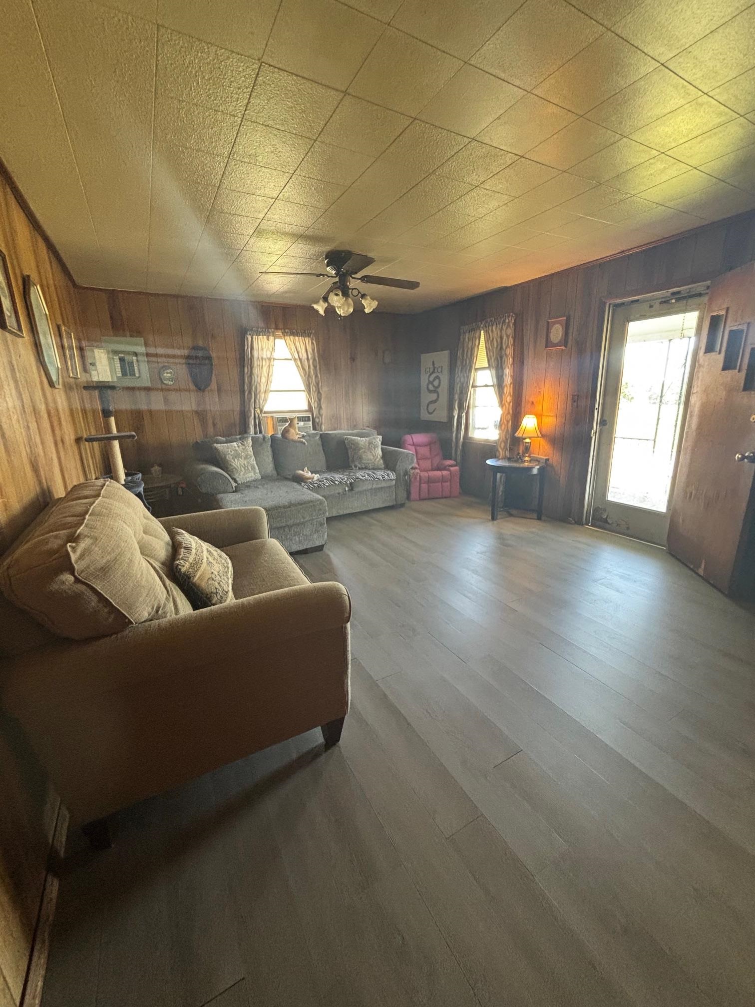 1922 Warden Spring Road Pulaski VA 24301