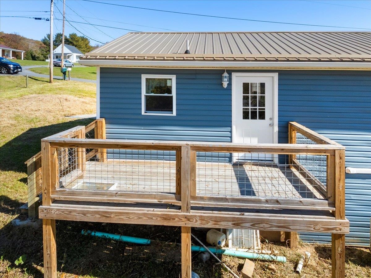 101 Warner Street Narrows VA 24124