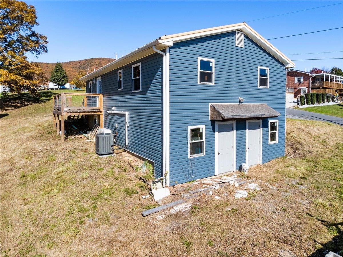 101 Warner Street Narrows VA 24124