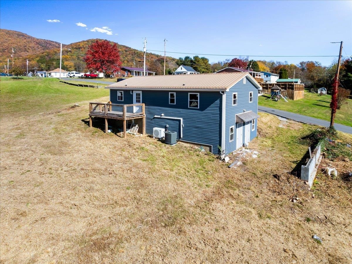 101 Warner Street Narrows VA 24124