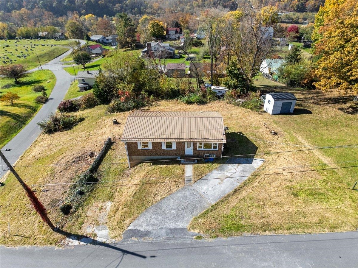101 Warner Street Narrows VA 24124