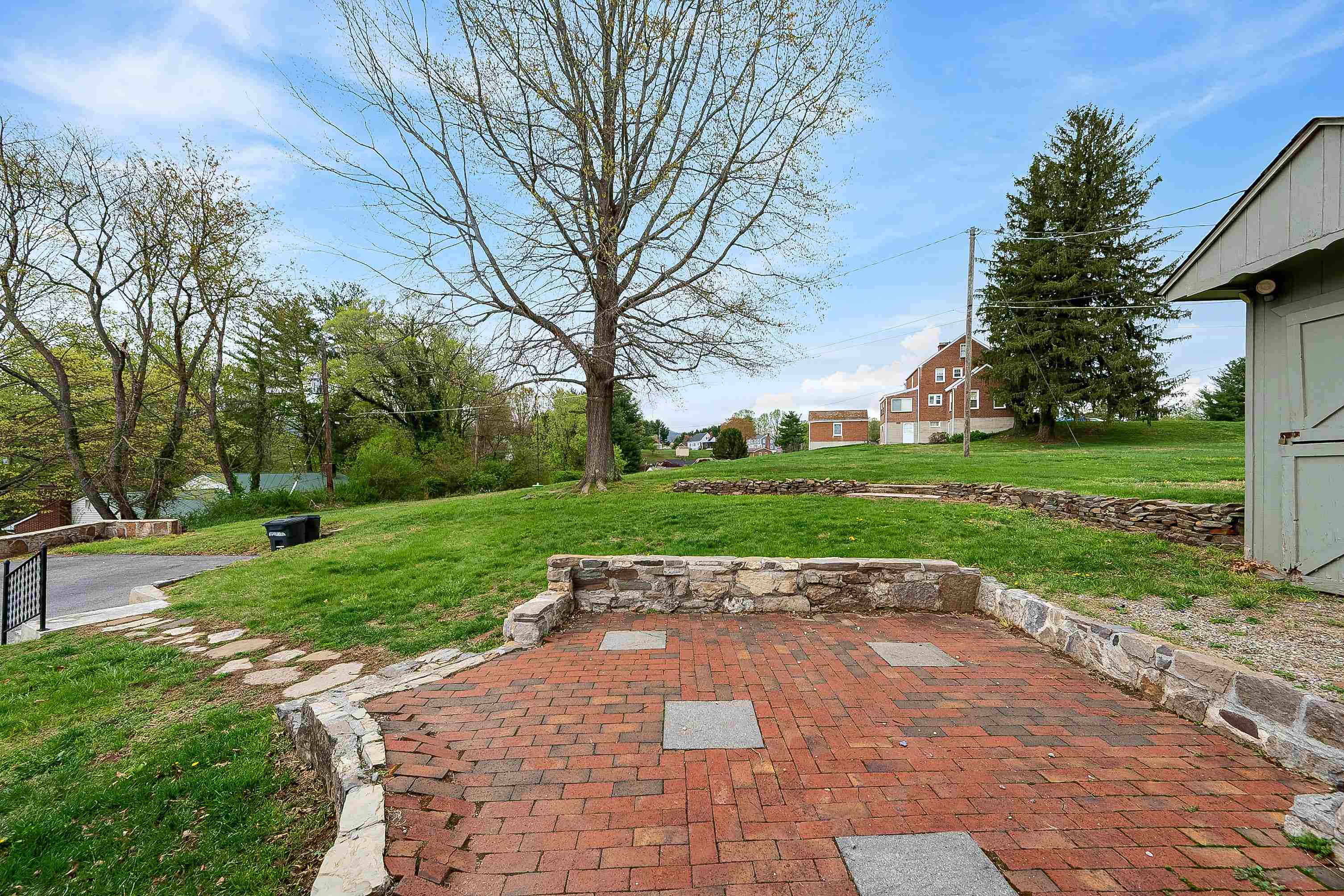 1403 Cabot Drive Pearisburg VA 24134