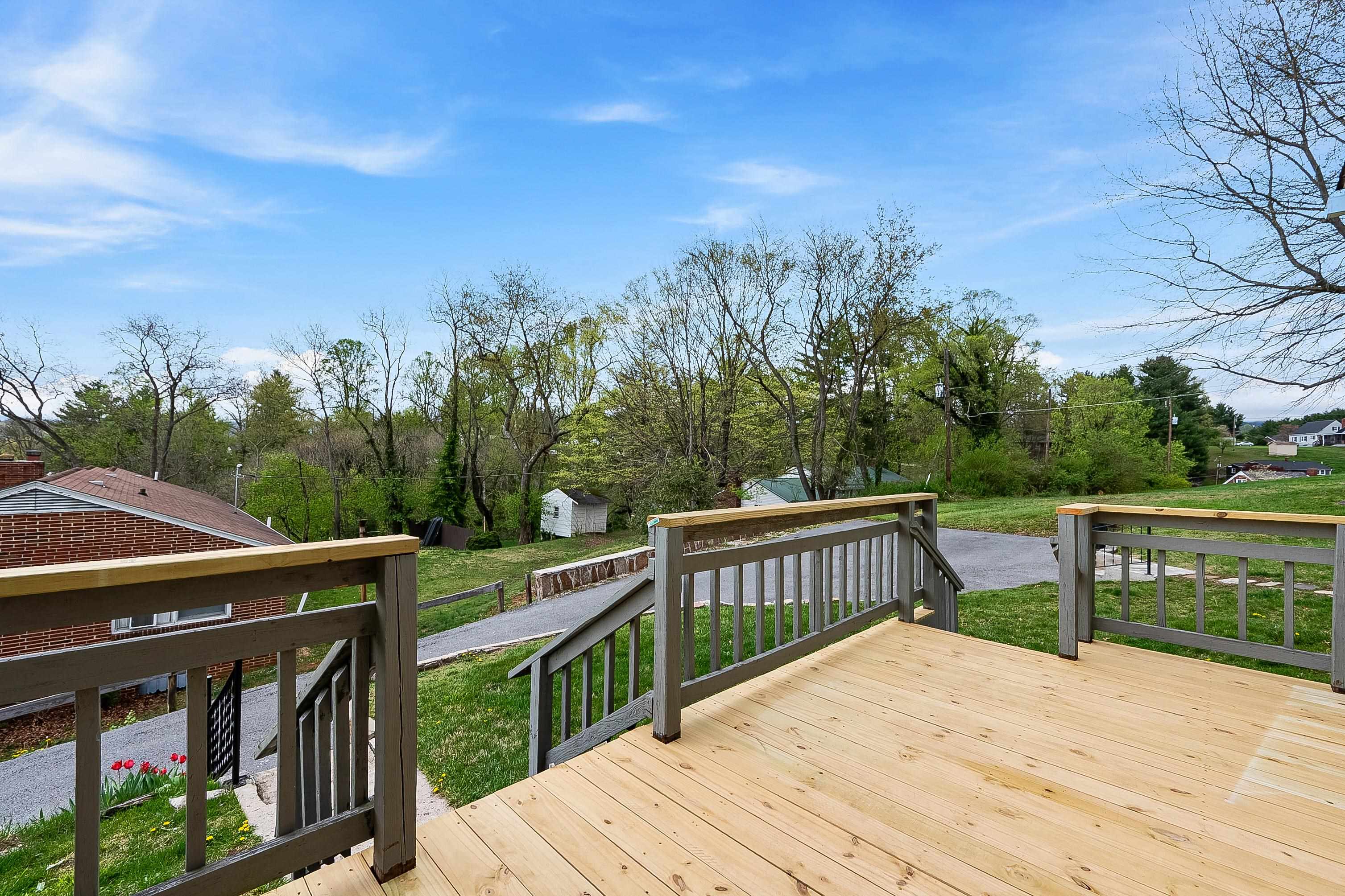 1403 Cabot Drive Pearisburg VA 24134