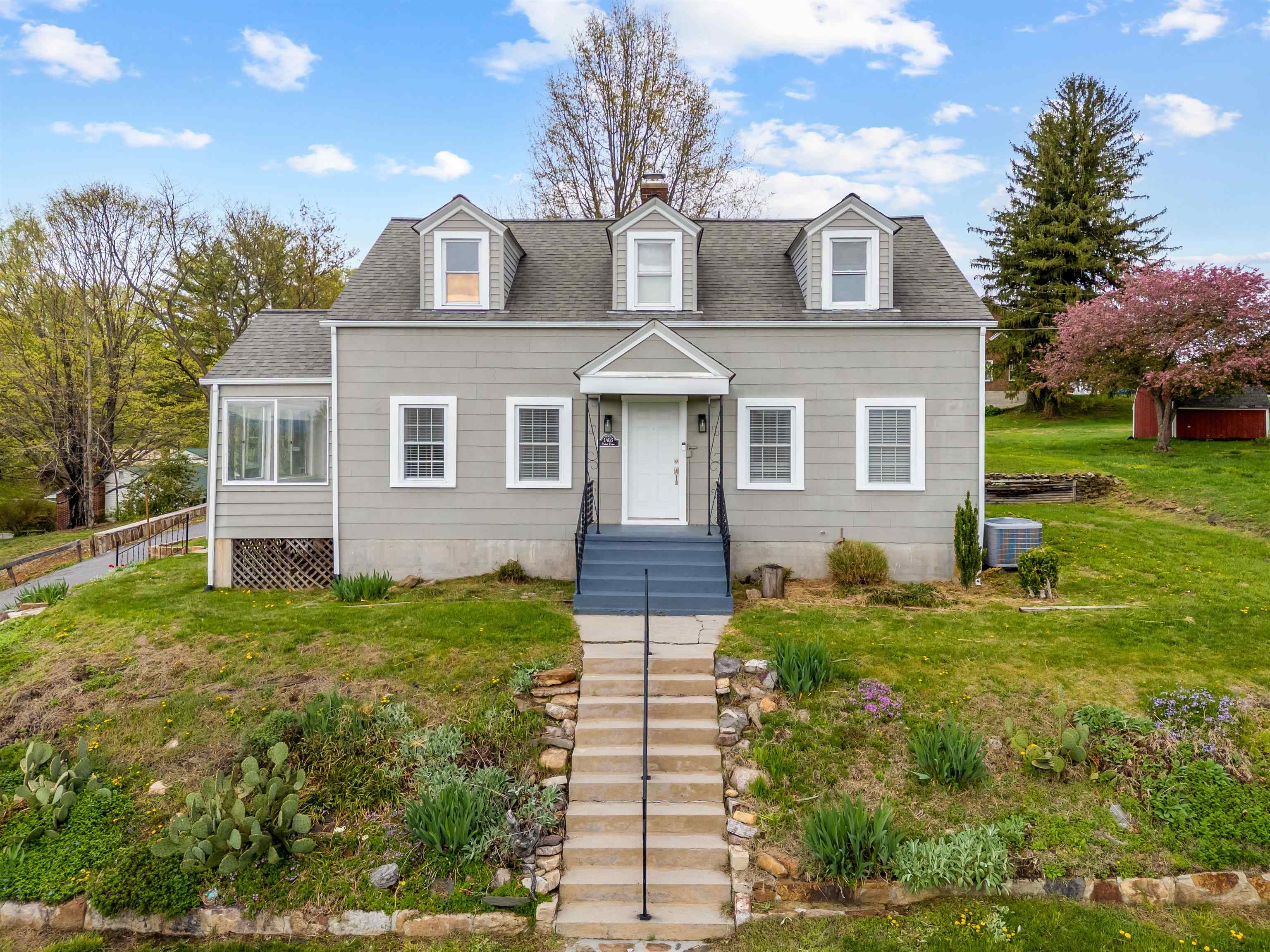 1403 Cabot Drive Pearisburg VA 24134