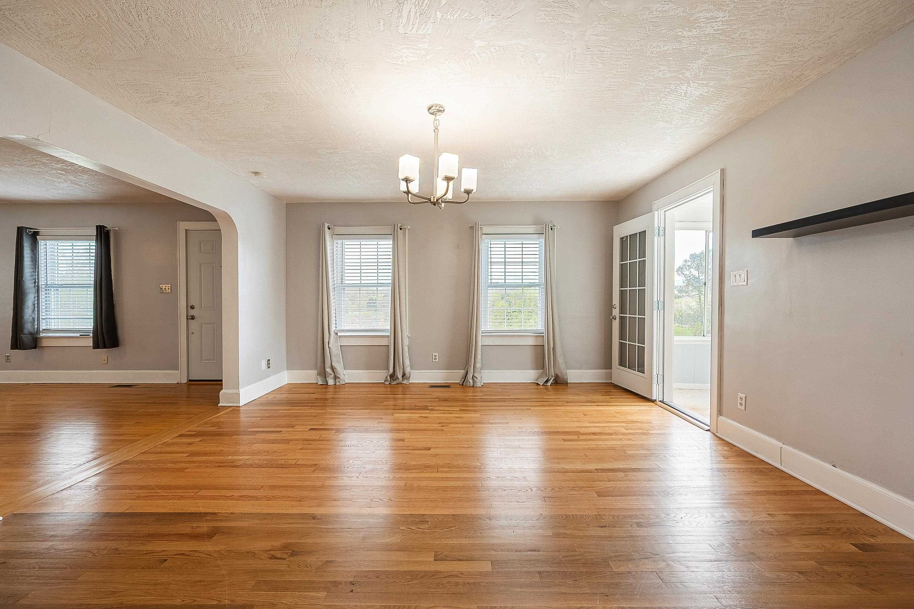 1403 Cabot Drive Pearisburg VA 24134