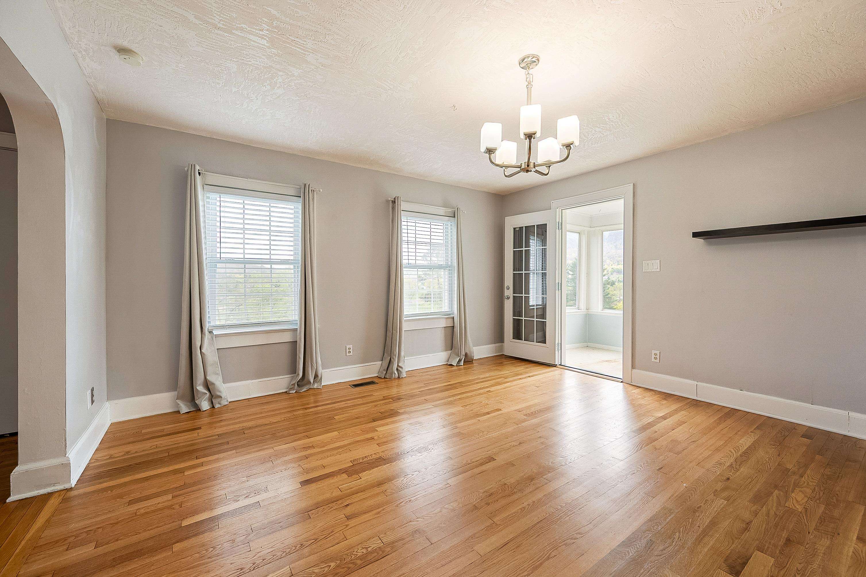1403 Cabot Drive Pearisburg VA 24134