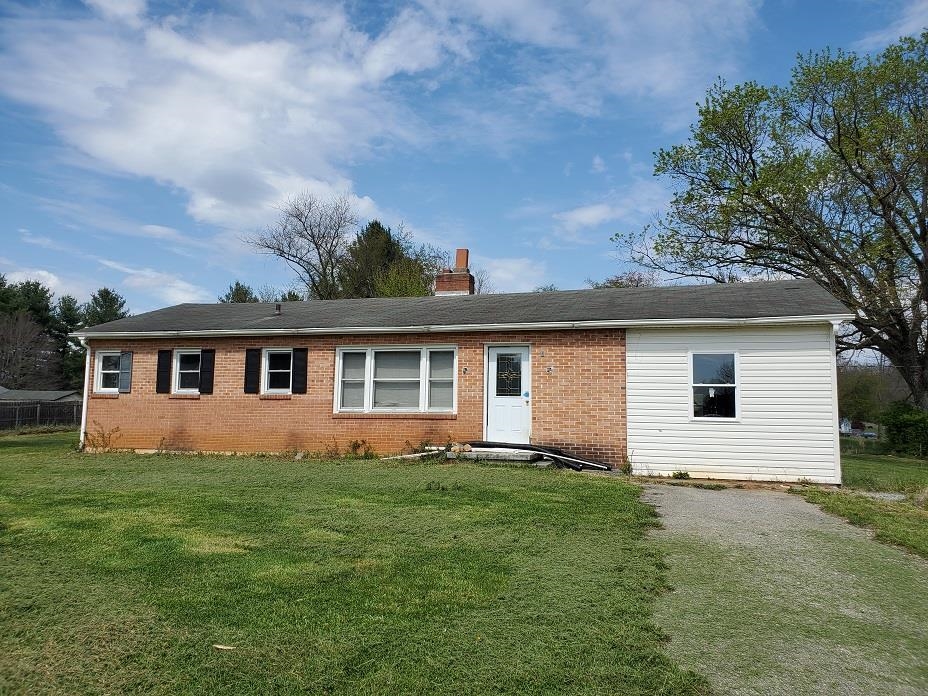 6586 Annie Akers Road Radford VA 24141