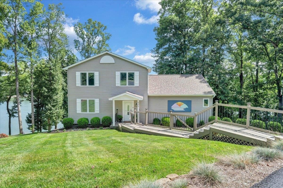 836 Long Island Drive Moneta VA 24121