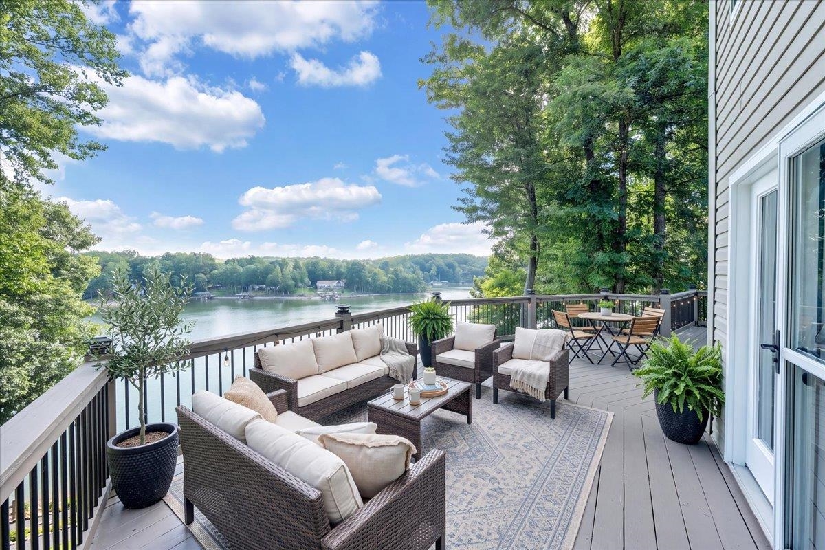 836 Long Island Drive Moneta VA 24121