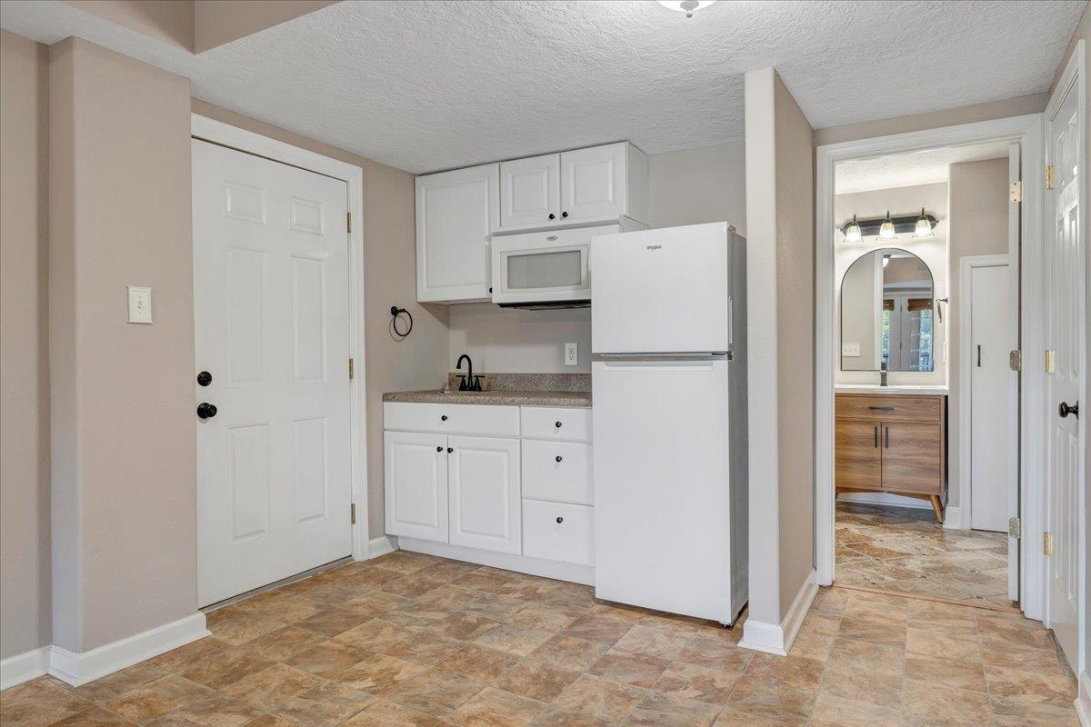 836 Long Island Drive Moneta VA 24121