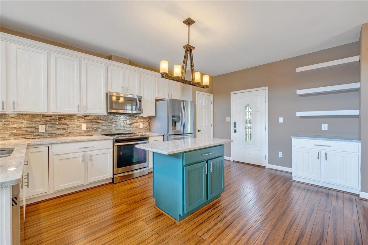 836 Long Island Drive Moneta VA 24121