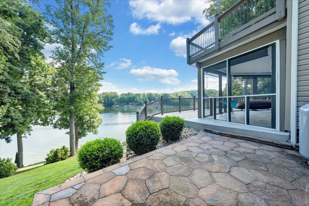 836 Long Island Drive Moneta VA 24121