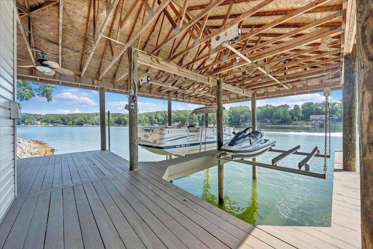 836 Long Island Drive Moneta VA 24121