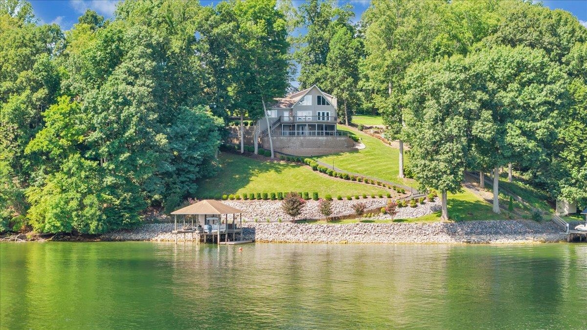 836 Long Island Drive Moneta VA 24121