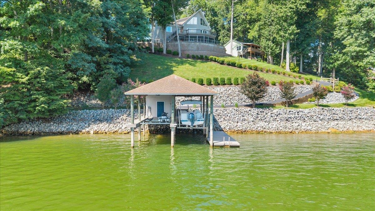 836 Long Island Drive Moneta VA 24121