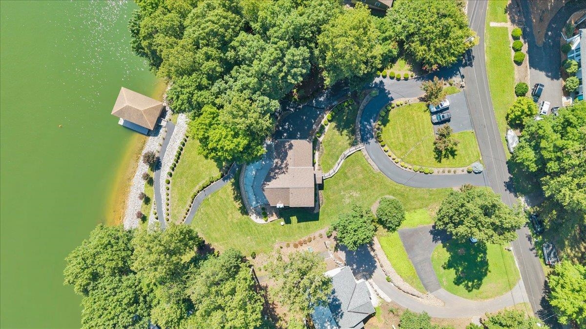 836 Long Island Drive Moneta VA 24121