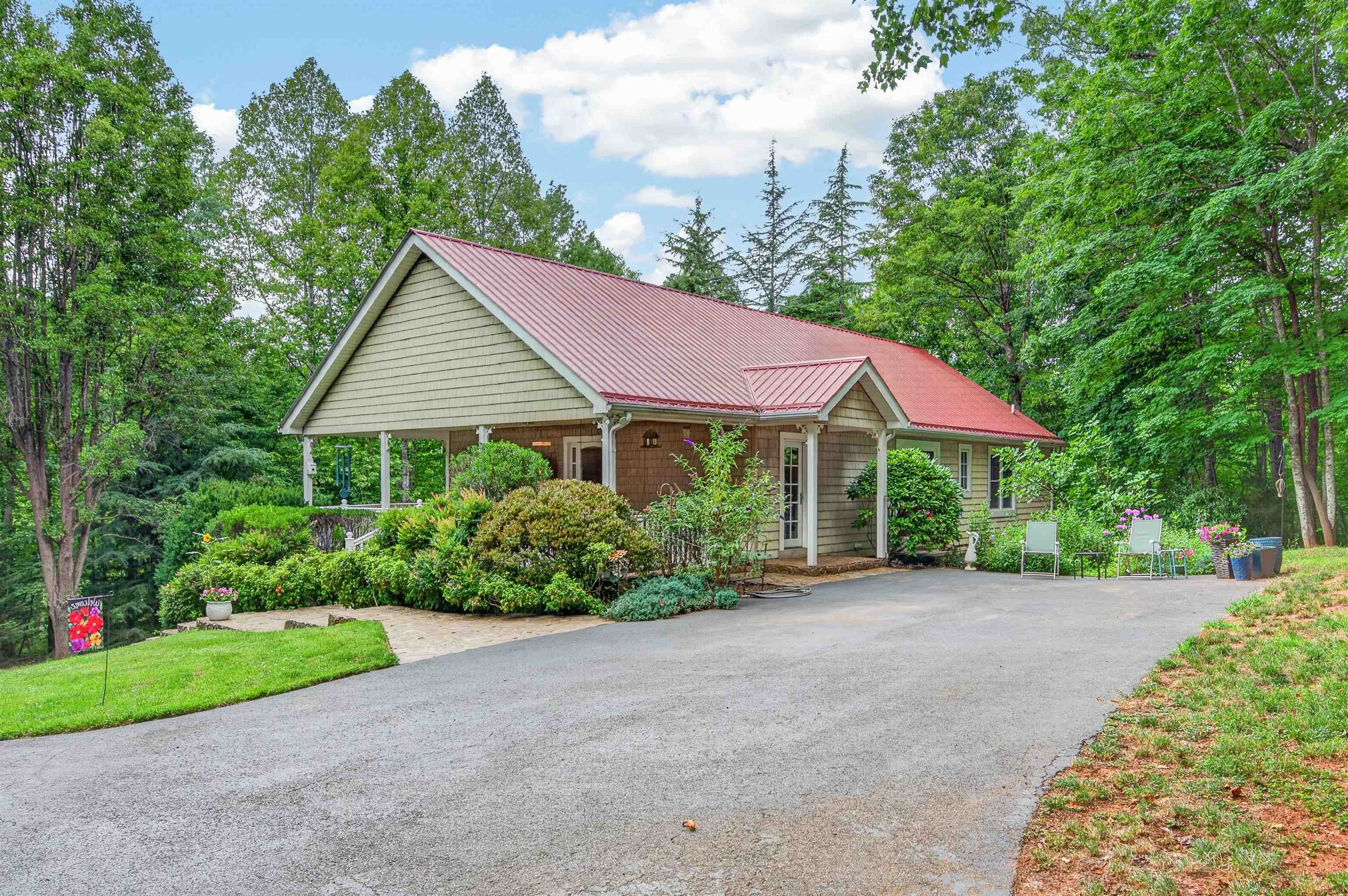 6470 Woolwine Highway Woolwine VA 24185