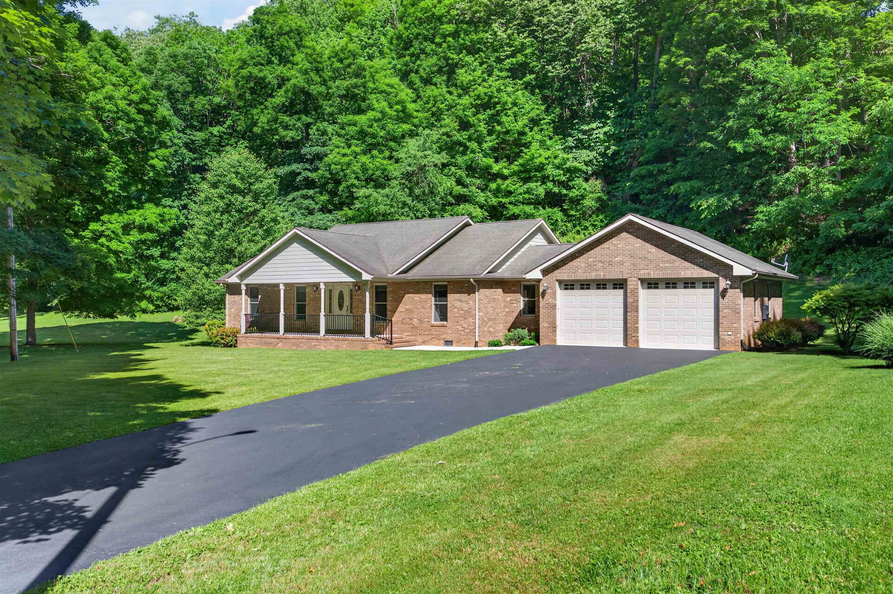 1354 Cascade Drive Pembroke VA 24136