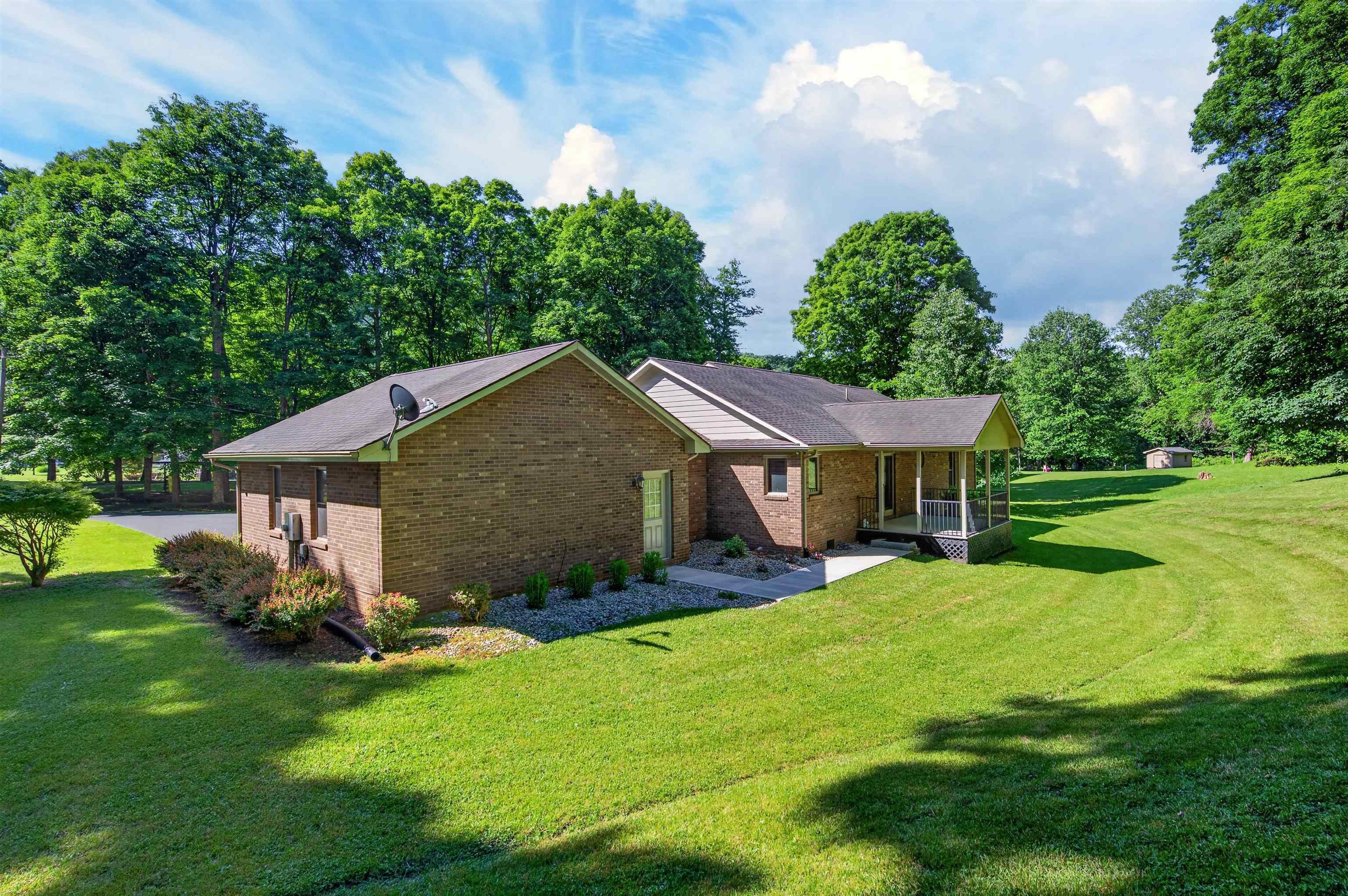 1354 Cascade Drive Pembroke VA 24136