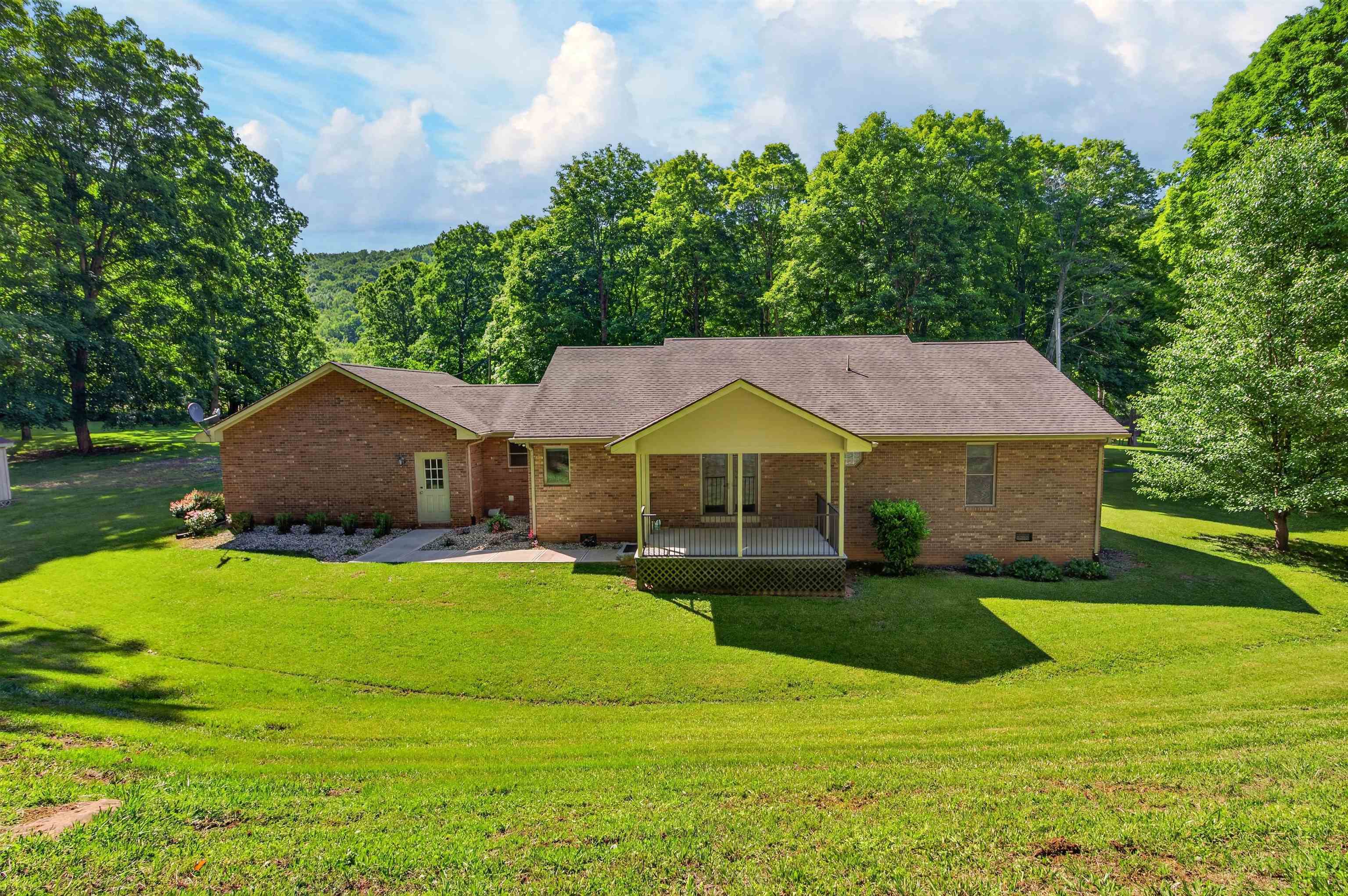 1354 Cascade Drive Pembroke VA 24136