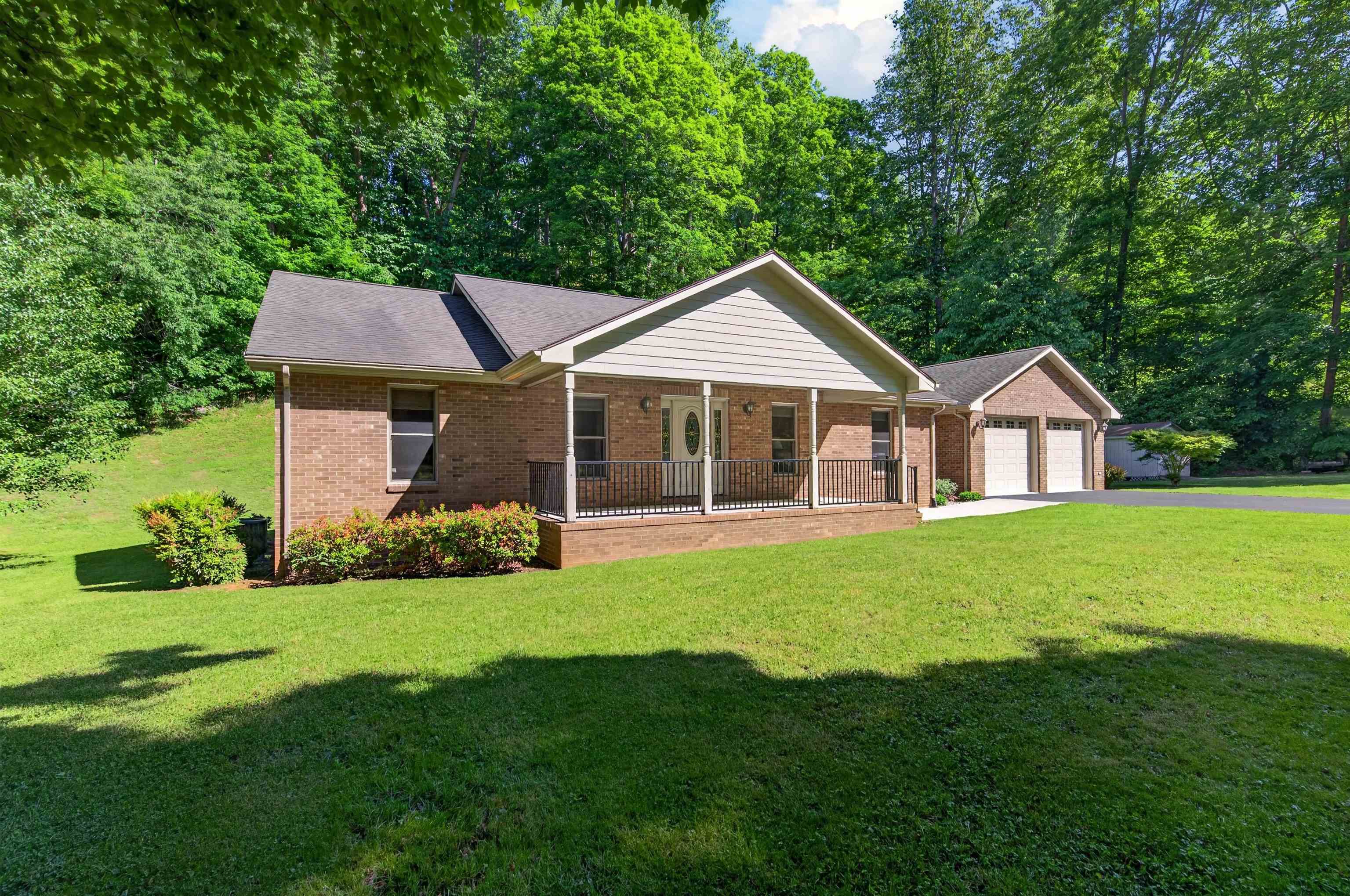 1354 Cascade Drive Pembroke VA 24136