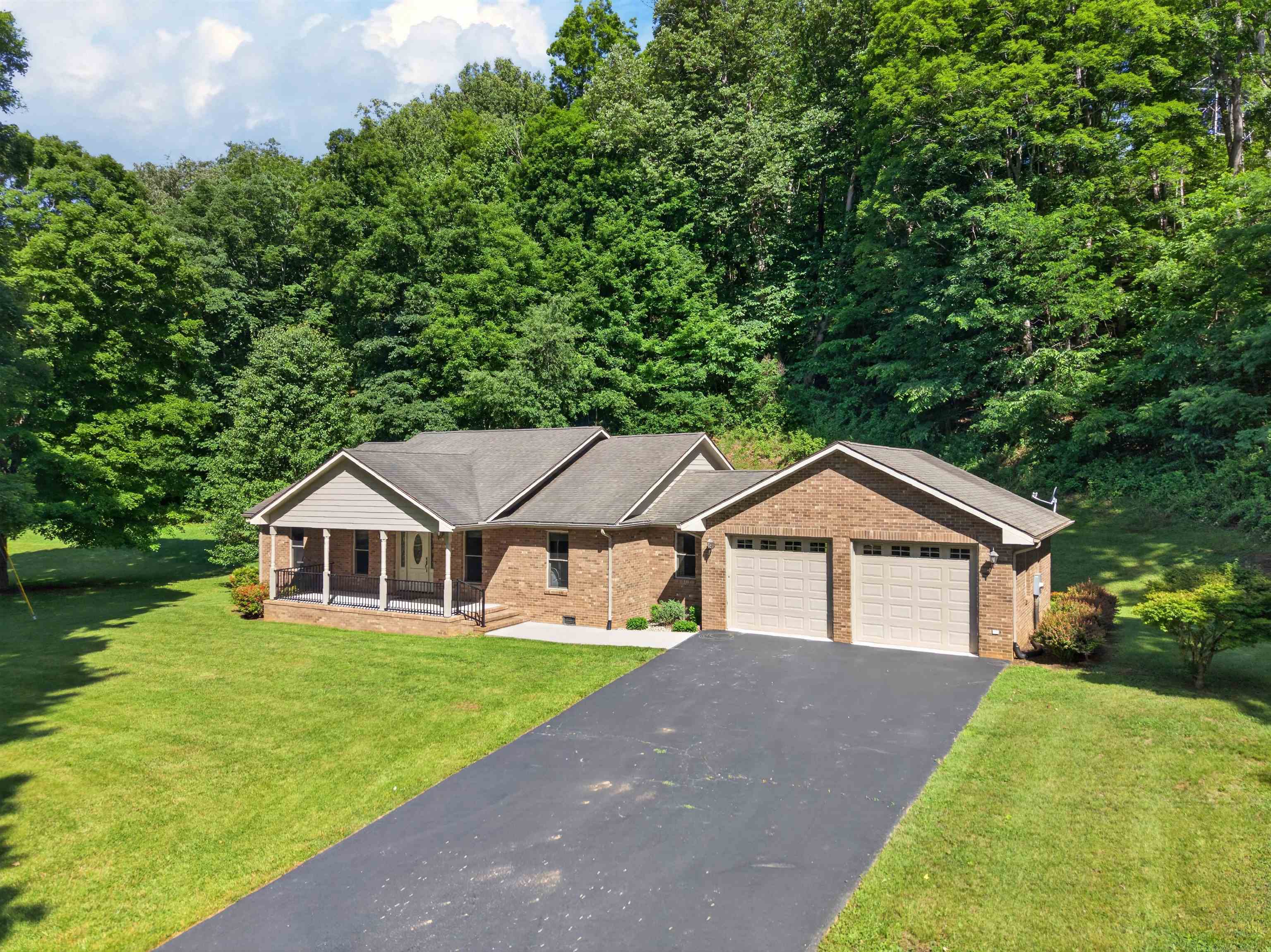1354 Cascade Drive Pembroke VA 24136