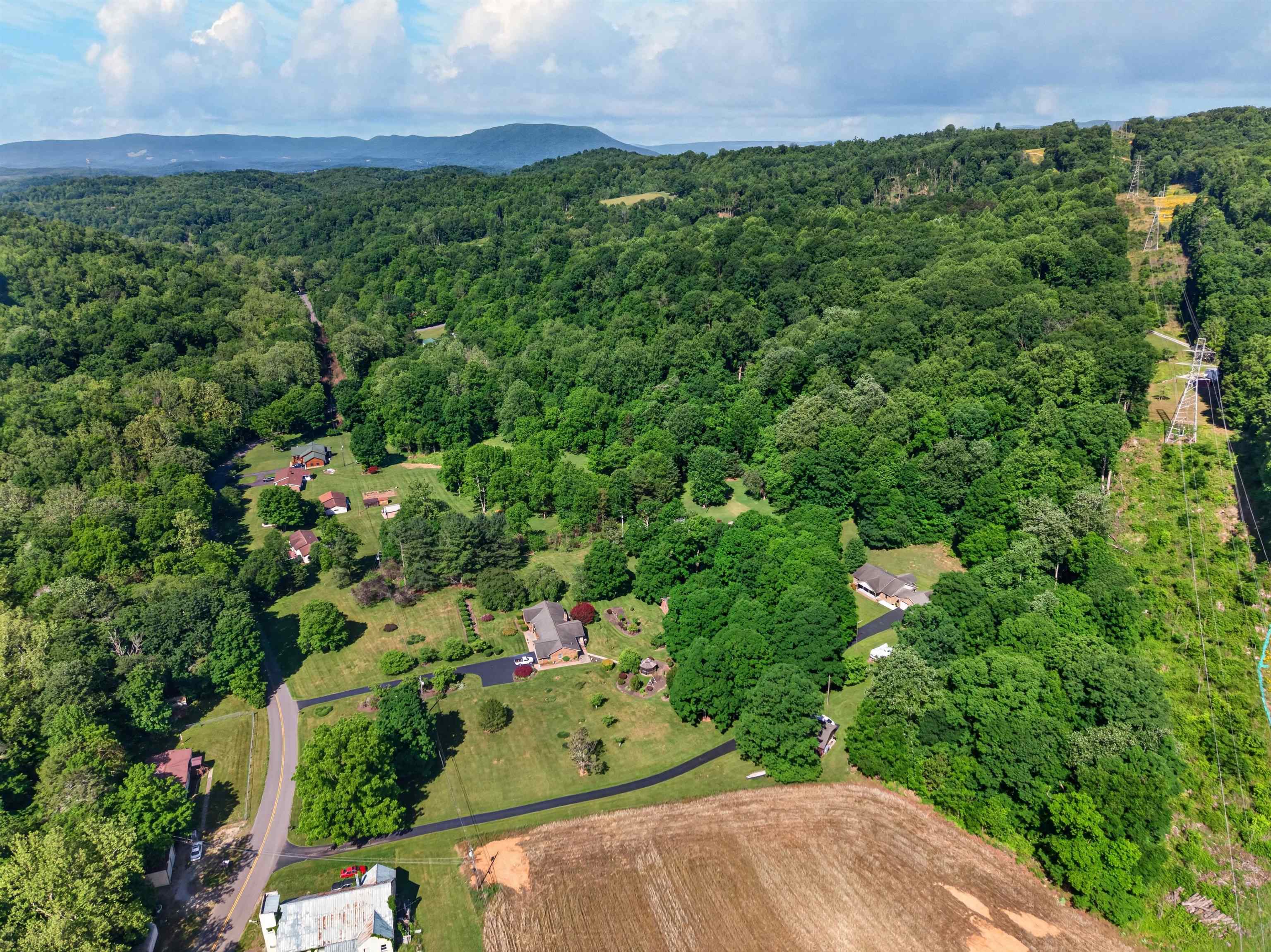 1354 Cascade Drive Pembroke VA 24136
